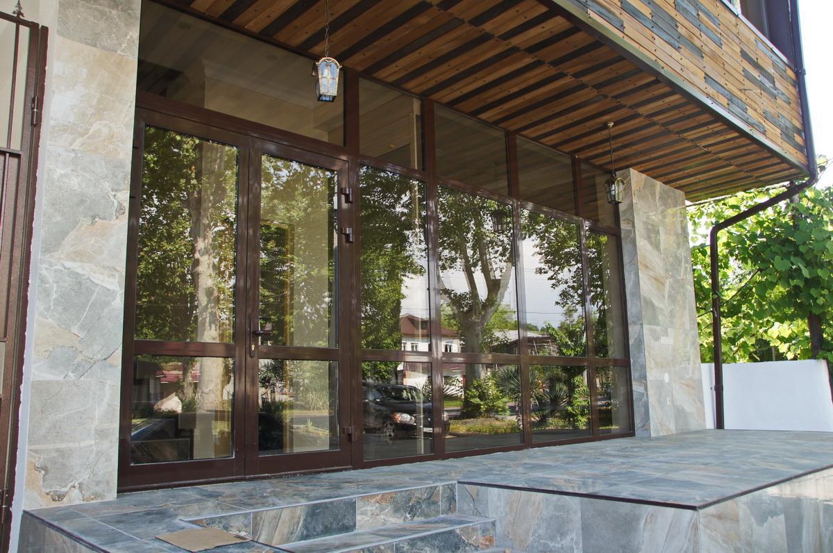 Guest House Belyi Lebed Sukhumi Exterior foto