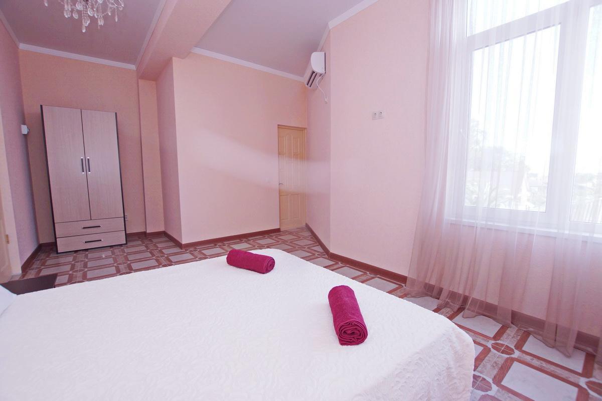 Guest House Belyi Lebed Sukhumi Exterior foto